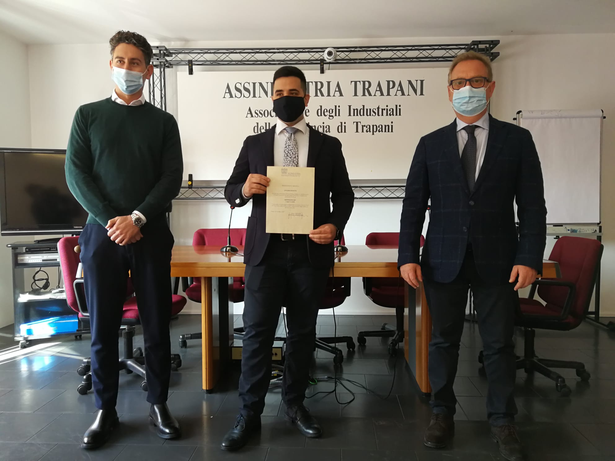 SICINDUSTRIA TRAPANI PREMIA LO STUDENTE BUZZITTA PER “BREAKAPP”, L’APP CHE RIVOLUZIONA RICREAZIONE A SCUOLA E PAUSA IN UFFICIO - 17/11/2020
